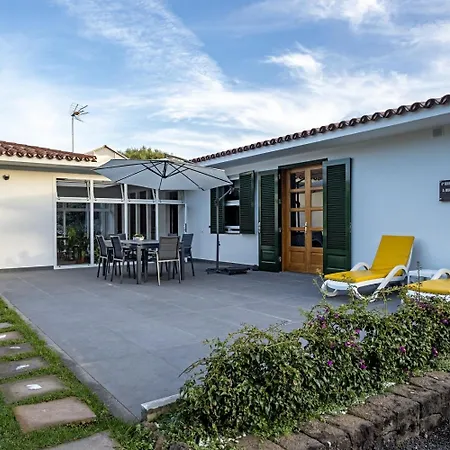 Sabinas - El Guincho, Garachico Villa